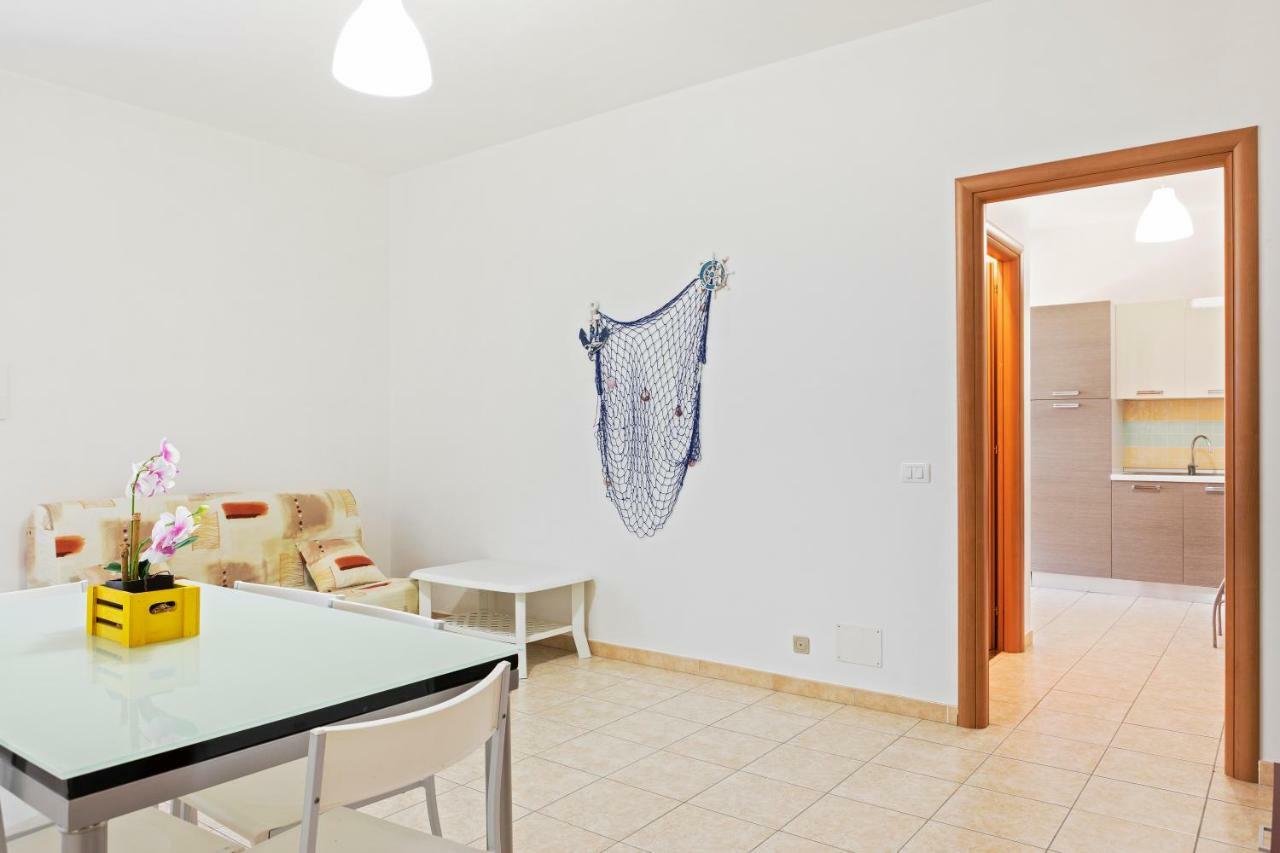 Focallo Seaside Holiday Flat Santa Maria Del Focallo Eksteriør billede