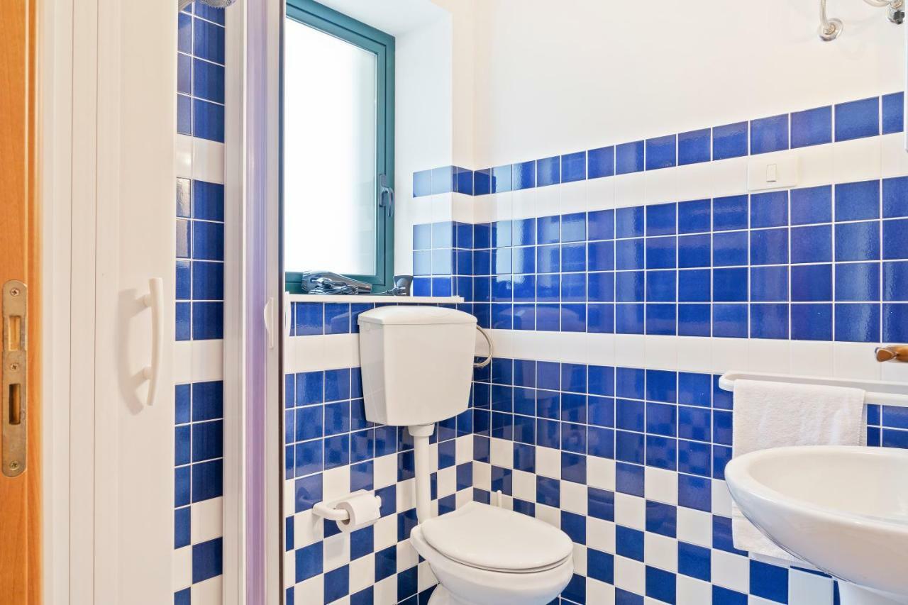 Focallo Seaside Holiday Flat Santa Maria Del Focallo Eksteriør billede