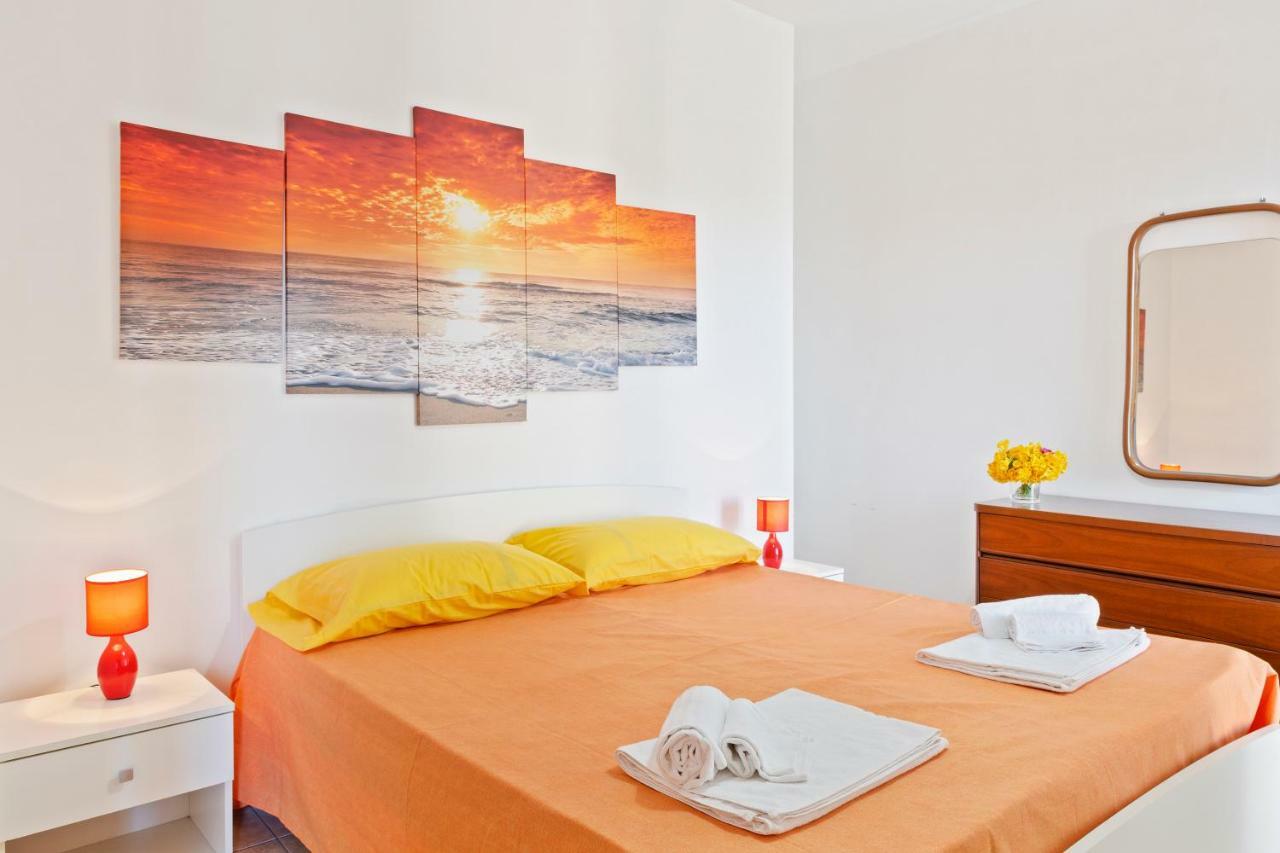 Focallo Seaside Holiday Flat Santa Maria Del Focallo Eksteriør billede