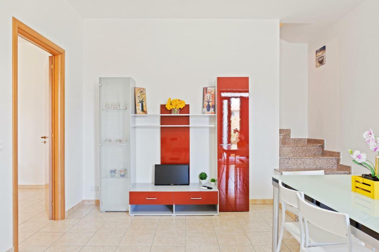 Focallo Seaside Holiday Flat Santa Maria Del Focallo Eksteriør billede